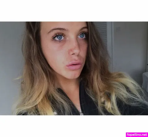 Bobbie Cook OnlyFans Thumbnail #LDqiL5nzza