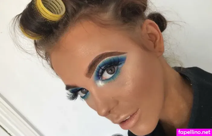 Bobbie Cook OnlyFans Thumbnail #U3mv1qKJrY