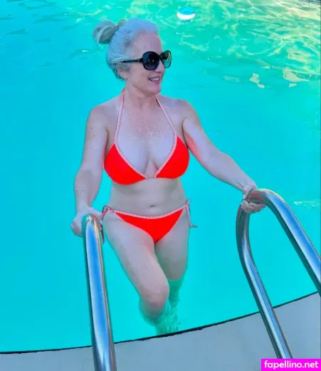 Bombshell Nurse OnlyFans Thumbnail #1u6VfopZC5