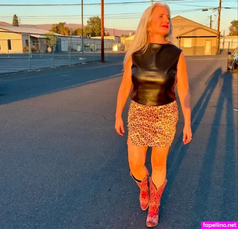 Bombshell Nurse OnlyFans Thumbnail #KbGxd9iFAO