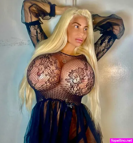 Bombshell Skyler Nicole OnlyFans Thumbnail #0o00tj2Er7