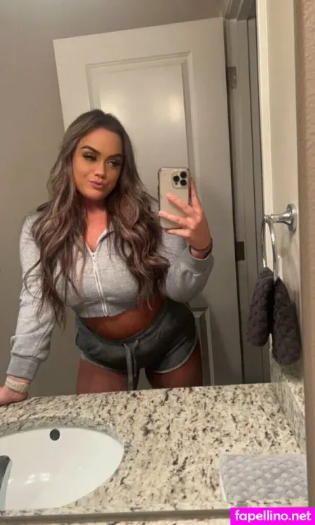 Bombshellcel OnlyFans Thumbnail #vx2FwCi4r2