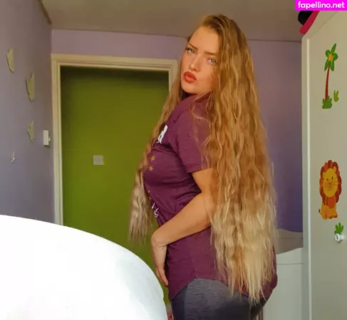 Bonnie Roberts OnlyFans Thumbnail #1NDY0OTspd