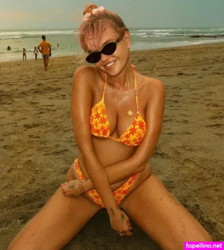 Bonnie Strange OnlyFans Thumbnail #Qxd6pNBYtl