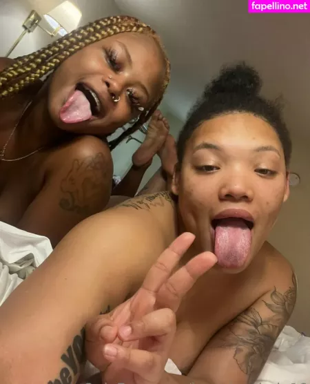 Bonniexclyde18 OnlyFans Thumbnail #1Ls2KPHmdR