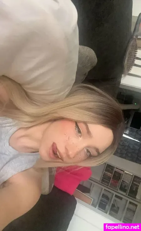 Books Withari OnlyFans Thumbnail #MpPFRxQM2Y