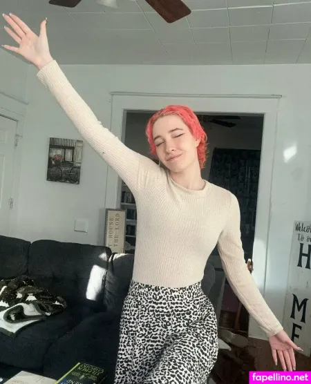 Books Withari OnlyFans Thumbnail #UmdigeU8LN