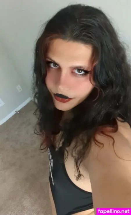 Booteddoll OnlyFans Thumbnail #5TVO9mYLP0