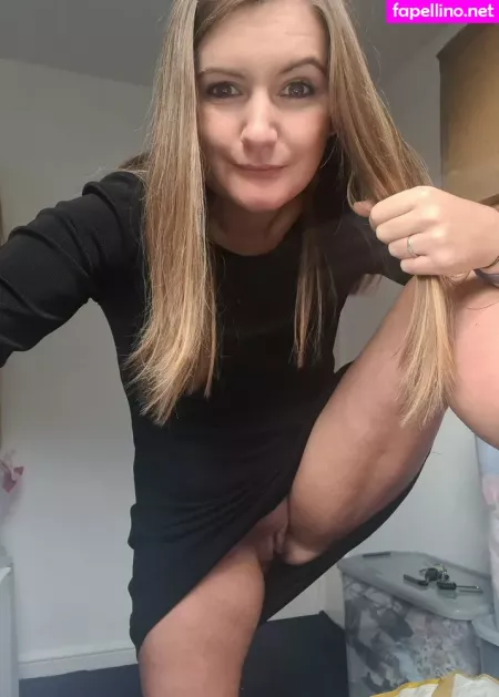 Bored English Wife OnlyFans Thumbnail #FwJXHN7qDM