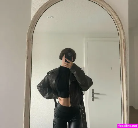 Boredgymdarling OnlyFans Thumbnail #0xALJ3ivfl