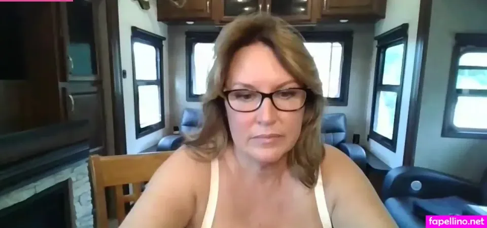 Boringmom OnlyFans Thumbnail #N67qzuDbGa