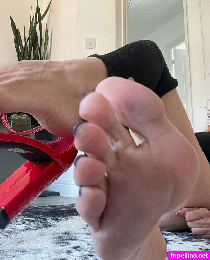 bornroyal_feet, bornroyal_ng Nude Leaked OnlyFans Photo #KS9FWmreE3