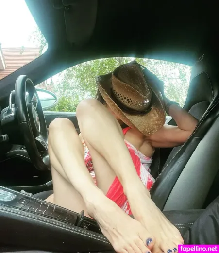 Bornroyal Feet OnlyFans Thumbnail #aFU5H5fYHC