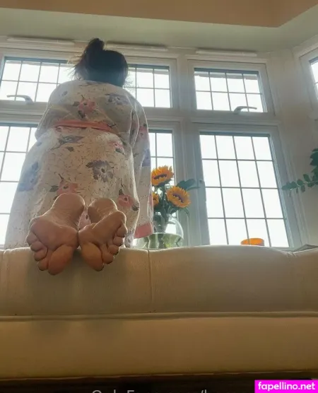 Bornroyal Feet OnlyFans Thumbnail #evtRq26v0X