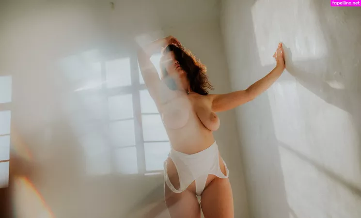 Boudoir Of Me OnlyFans Thumbnail #O0JimO1UAH