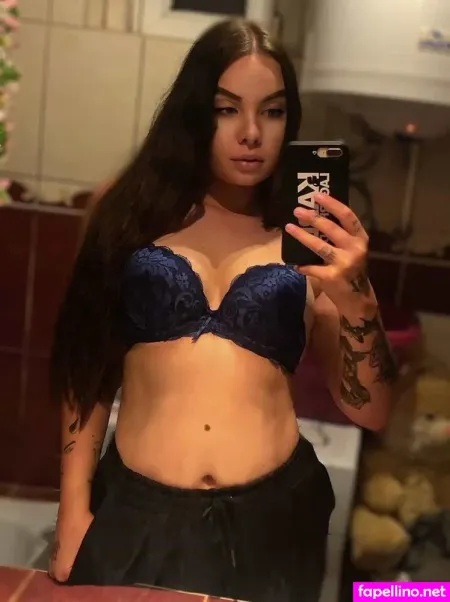 Bozsokii Barbi OnlyFans Thumbnail #3iTsqrWjR0