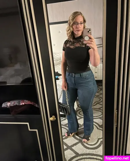 Bras And Hooks OnlyFans Thumbnail #IBZdCAlui3