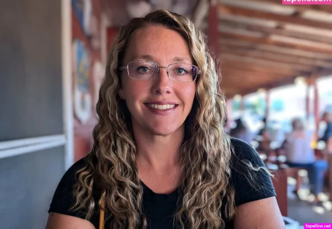 Bras And Hooks OnlyFans Thumbnail #OPZT78VmDU