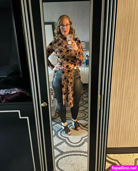 Bras And Hooks OnlyFans Thumbnail #WgEdPibpZs