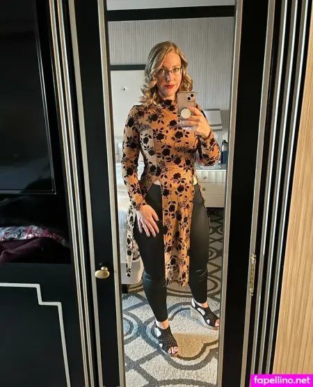 Bras And Hooks OnlyFans Thumbnail #kamb7b41N3