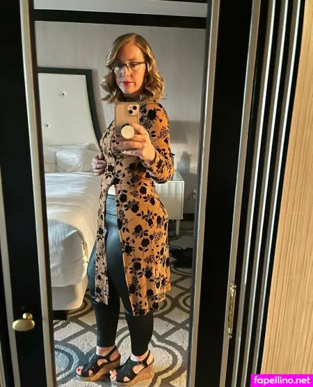 Bras And Hooks OnlyFans Thumbnail #kc5aJEB49h