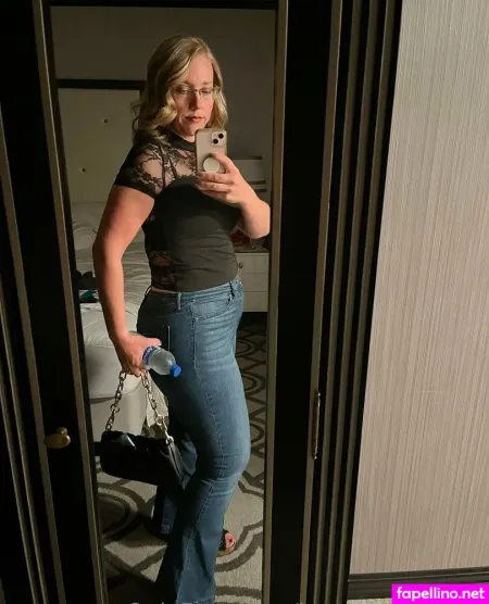 Bras And Hooks OnlyFans Thumbnail #zHdw3Uyqur