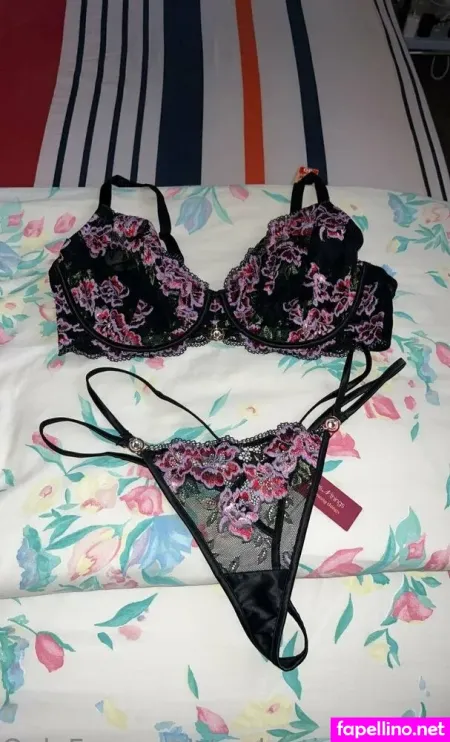 Brattyprincess25 OnlyFans Thumbnail #fUvD9YPl4w