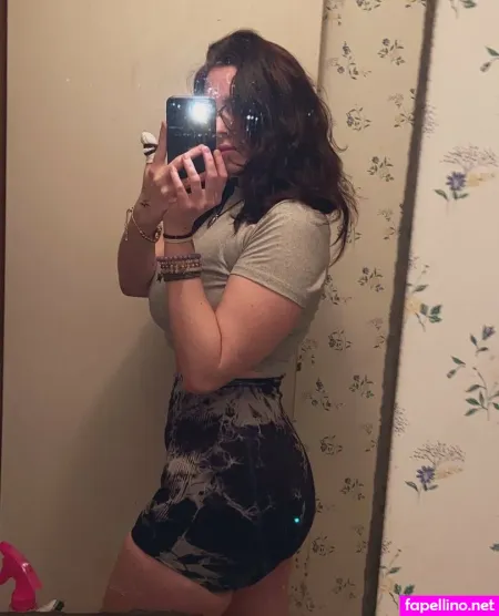 Brattystoner19 OnlyFans Thumbnail #QaSWi6zXSu