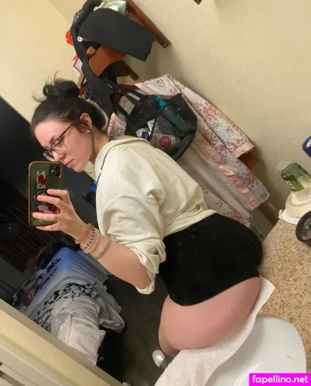 Brattystoner19 OnlyFans Thumbnail #muoq7DFd5S