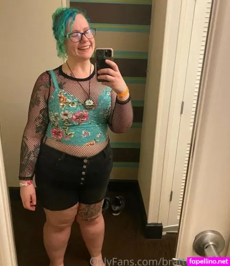 Brattytreestar OnlyFans Thumbnail #1YorDwn4kx