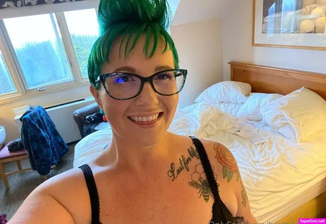 Brattytreestar OnlyFans Thumbnail #GtMZi5Zsjq