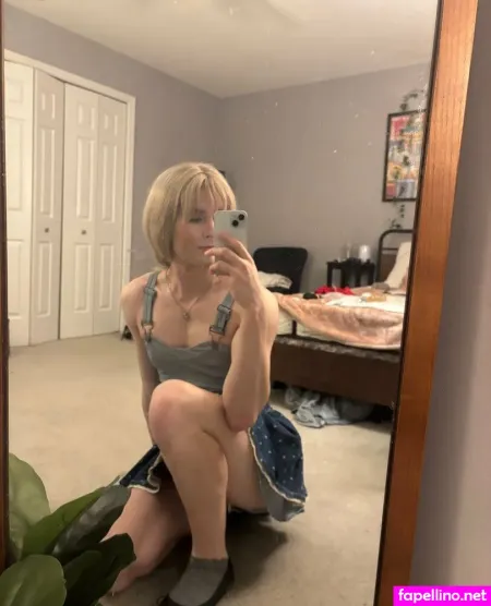 Breakinglivvy OnlyFans Thumbnail #PltKgZ6dye