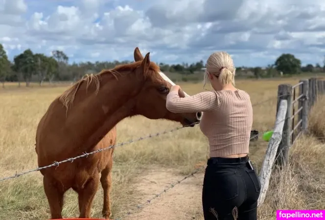 Bree Louise 1 OnlyFans Thumbnail #j9lNKbx6np