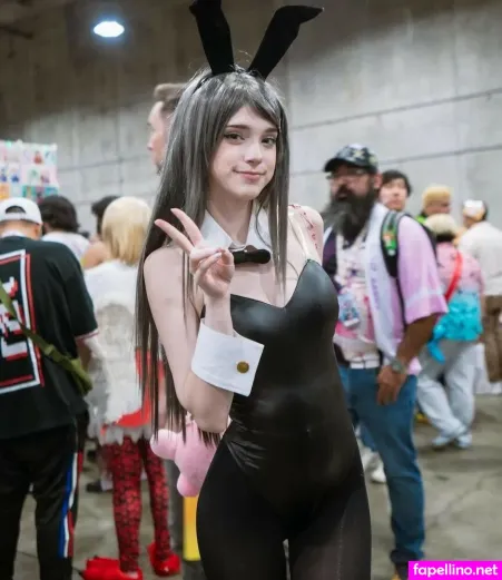 Breesknees Main Profile Photo