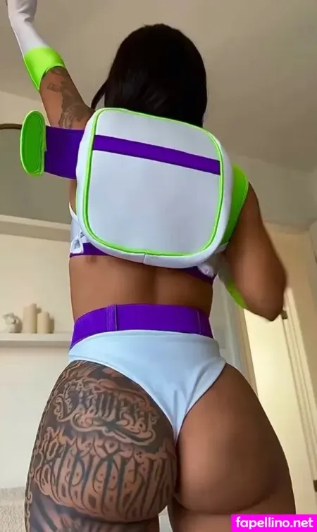 Breezy Foxx 1 OnlyFans Thumbnail #3YlnL8DP2o