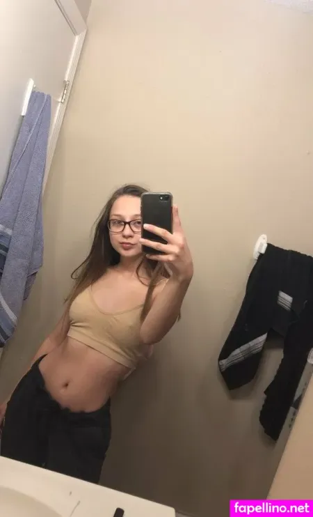 Breezyfbaby23 OnlyFans Thumbnail #j5K2v87BN8