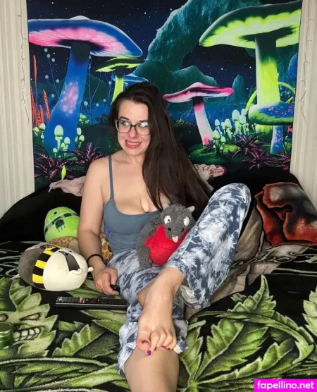 Breezyslut420 OnlyFans Thumbnail #0bCyRP3DXP