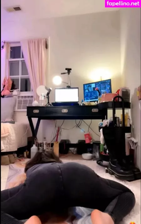 Brei Elle OnlyFans Thumbnail #t9H2eW25Sg