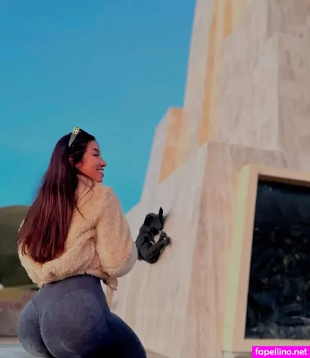 Brenda Zini OnlyFans Thumbnail #4CxT7590F2