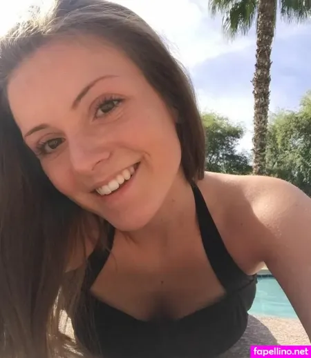 Brenna Winters OnlyFans Thumbnail #J8UGm56DgE