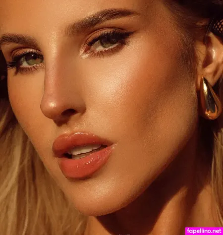 Brennahblack 1 OnlyFans Thumbnail #0KrN2Sd2qw