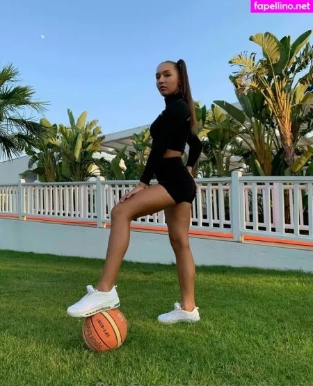 Brianna Splits OnlyFans Thumbnail #7gbC5JcTbY