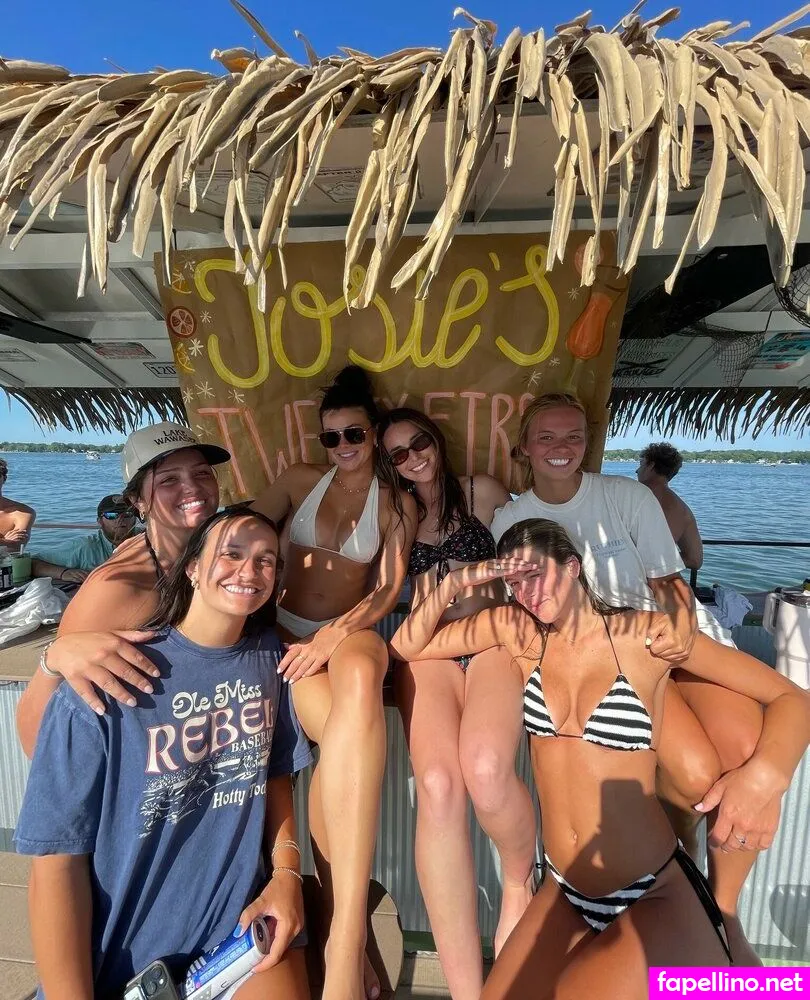 bridgetlarmore_, bridgetlarmoree Nude Leaked OnlyFans Photo #VCA8lmaUem