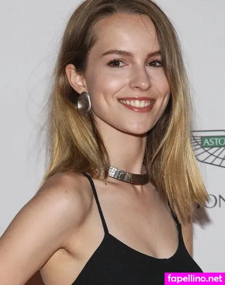 Bridgit Mendler OnlyFans Thumbnail #XVi6mBk7U9