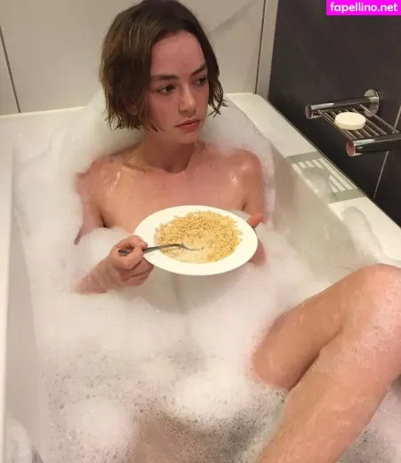 Brigette Lundy Paine OnlyFans Thumbnail #9F3l530fEi