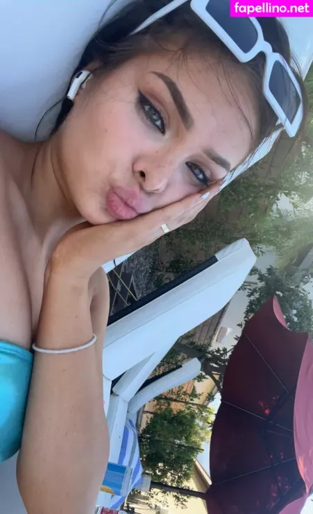 Brighton Rosie Sharbino OnlyFans Thumbnail #ONem8IcmU9