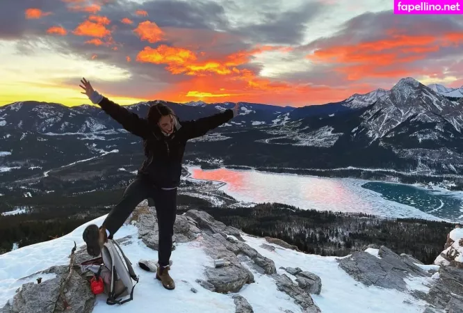 Brigit Sinaga OnlyFans Thumbnail #6LA3MyxCOR