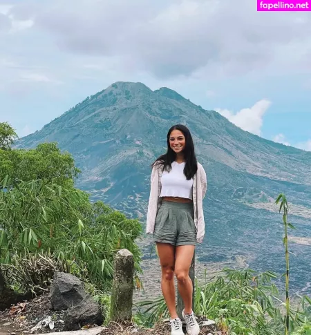 Brigit Sinaga OnlyFans Thumbnail #igiyDi5Yf6