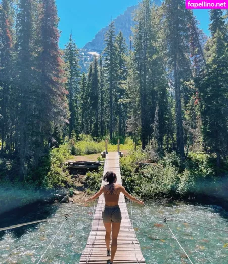 Brigit Sinaga OnlyFans Thumbnail #z0bBck38uM