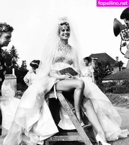 Brigitte Bardot OnlyFans Thumbnail #2RywAe6Sgx